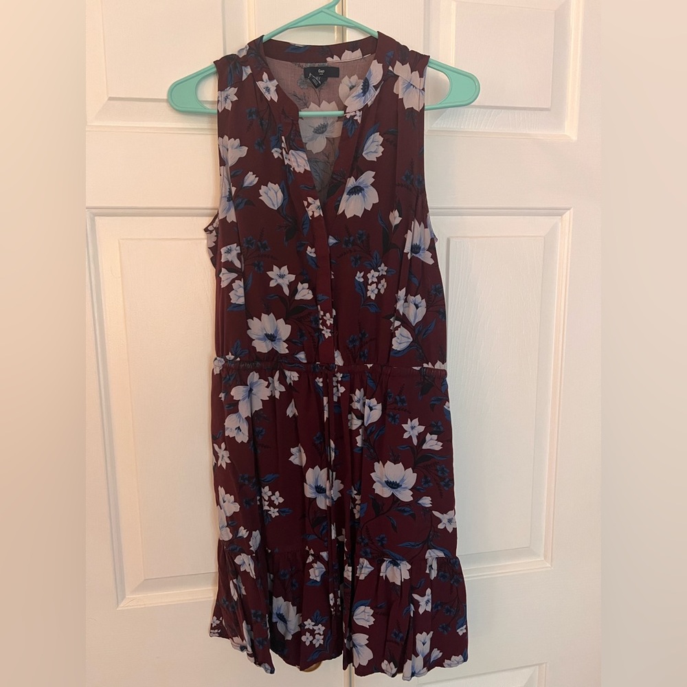 GAP Sleeveless Dress Size Small